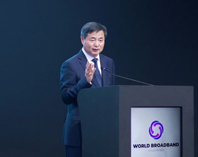 中国电信董事长柯瑞文：云网筑基，智惠未来